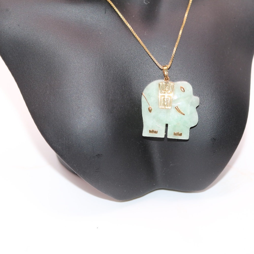 JADE ELEPHANT PENDANT NECKLACE 14K GOLD OVER STERLING SILVER
